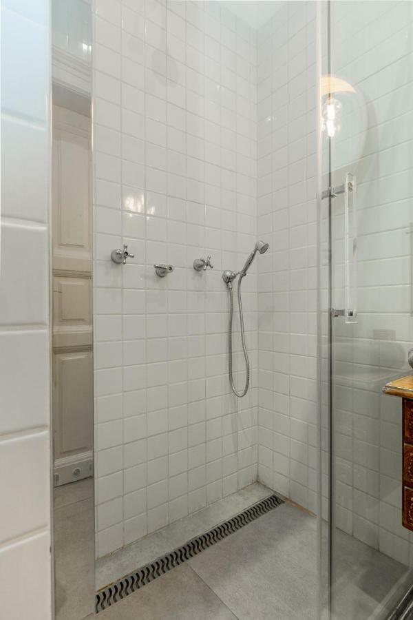 בודפשט Luxury Twin 1-Bedroom In Kazinczy Street מראה חיצוני תמונה
